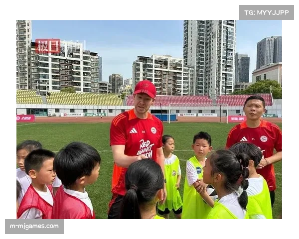 特写：在拜仁梯队执教二十年的青训教练，今日迎来告别战