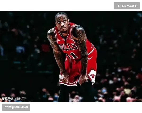 公牛队德罗赞加练中距离背身,旨在丰富球队阵地战攻坚手段 公牛队德罗赞加练中距离背身,旨在丰富球队阵地战攻坚手段