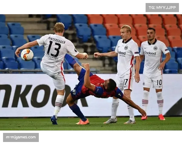 里尔3-0完胜朗斯，展现争冠实力